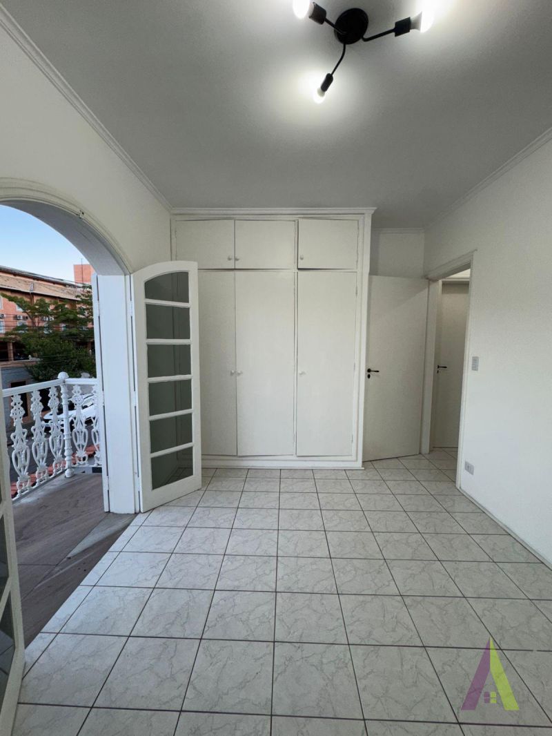 Sobrado no Centro de São Roque!