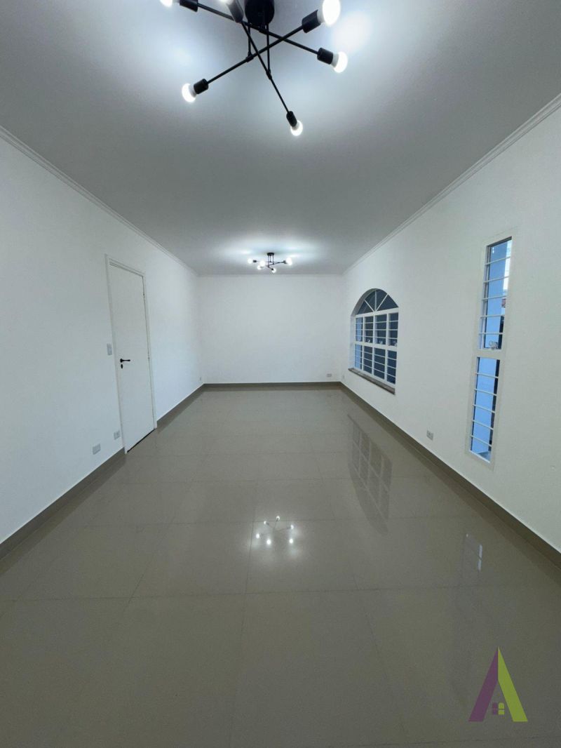 Sobrado no Centro de São Roque!