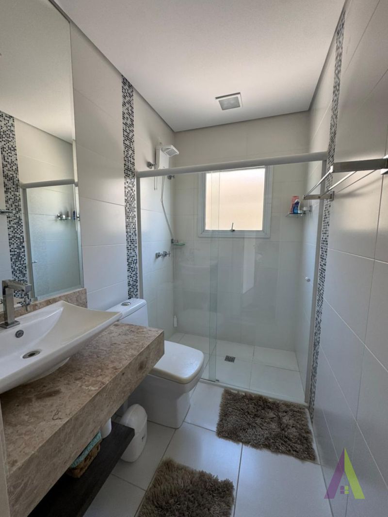 Casa em Condomínio de Alto Padrão de São Roque!