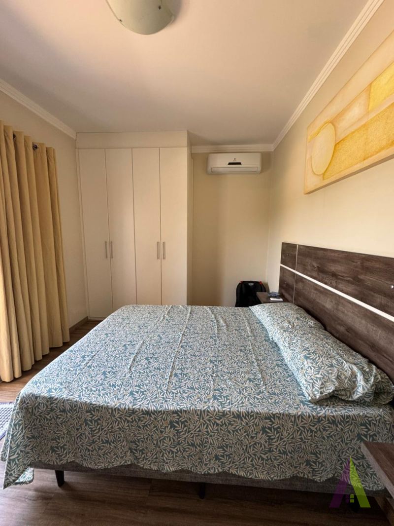 Casa em Condomínio de Alto Padrão de São Roque!