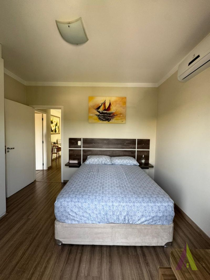 Casa em Condomínio de Alto Padrão de São Roque!