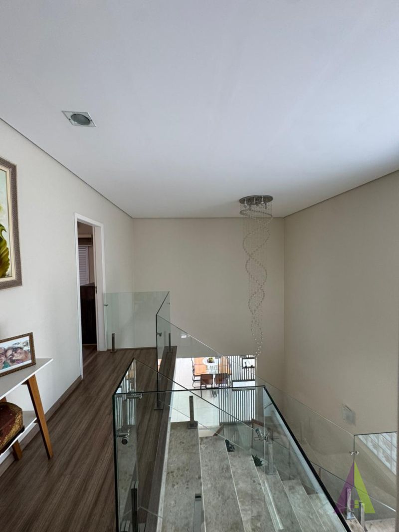 Casa em Condomínio de Alto Padrão de São Roque!