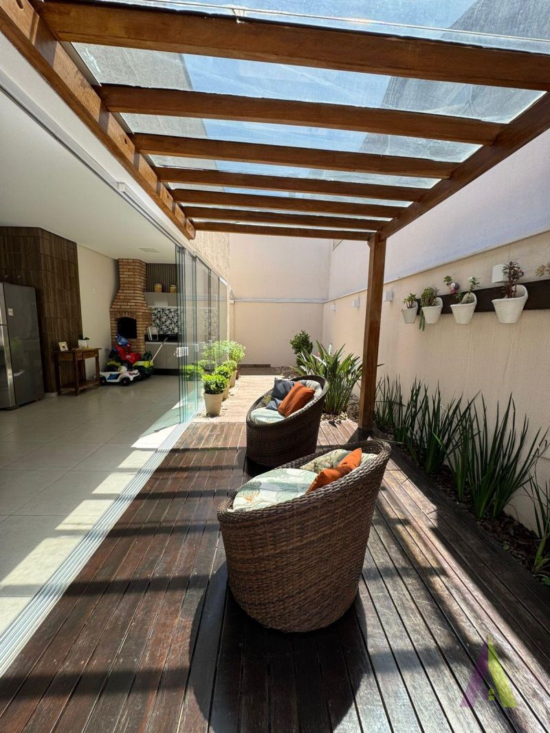 Casa em Condomínio de Alto Padrão de São Roque!