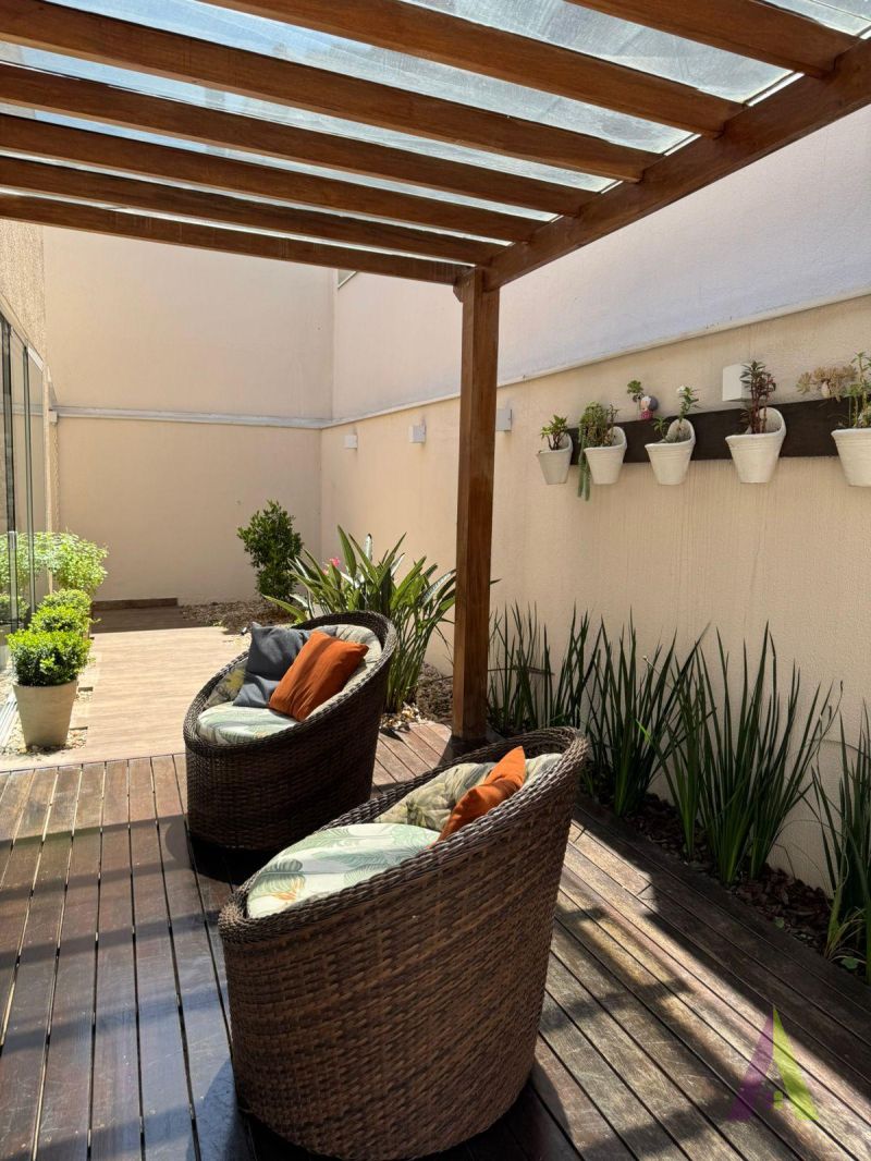 Casa em Condomínio de Alto Padrão de São Roque!