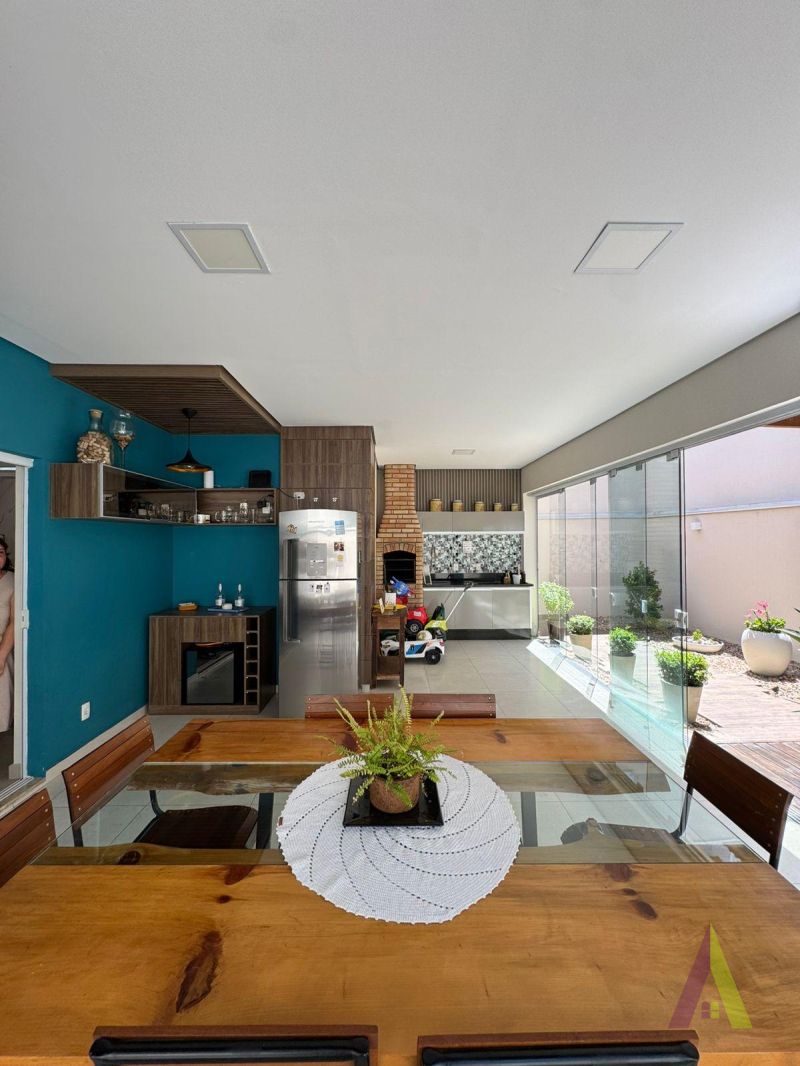 Casa em Condomínio de Alto Padrão de São Roque!