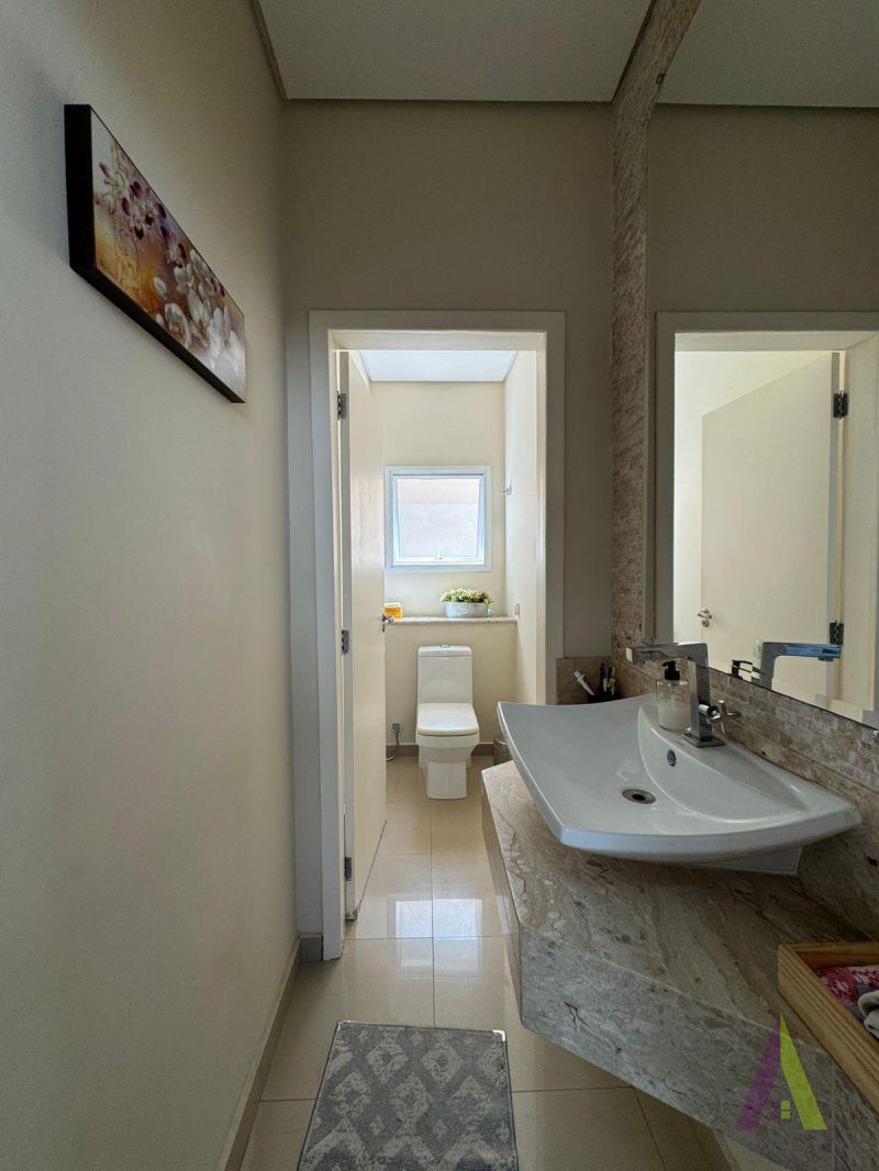 Casa em Condomínio de Alto Padrão de São Roque!