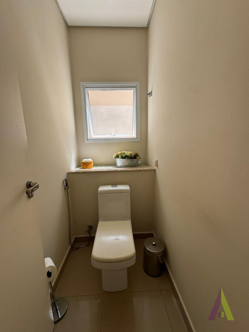 Casa em Condomínio de Alto Padrão de São Roque!