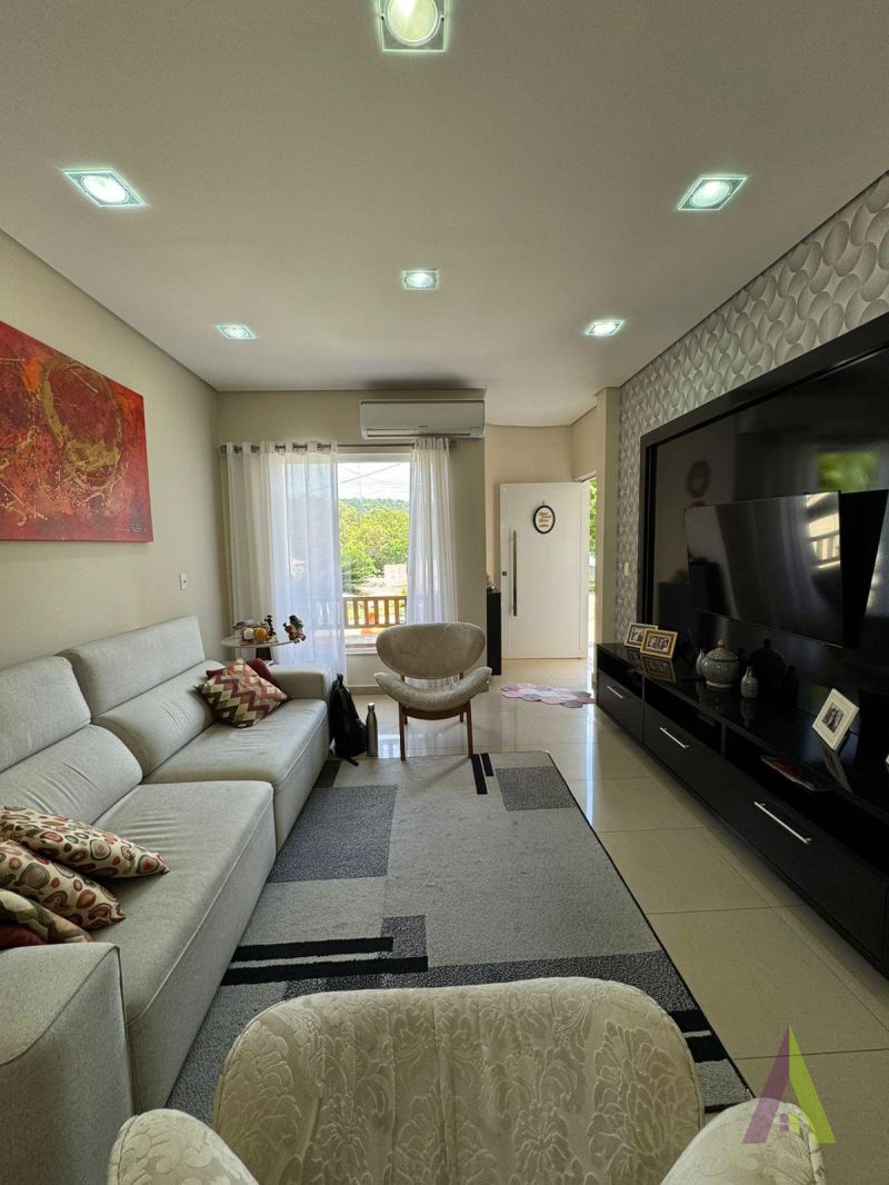 Casa em Condomínio de Alto Padrão de São Roque!