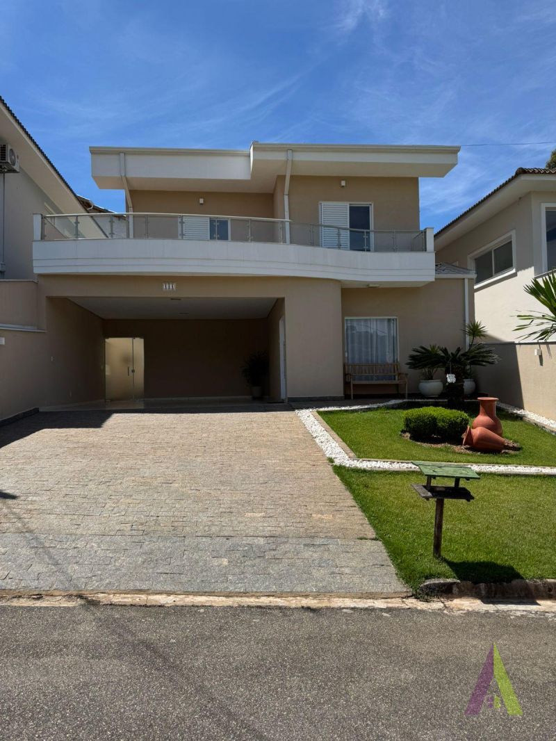 Casa em Condomínio de Alto Padrão de São Roque!