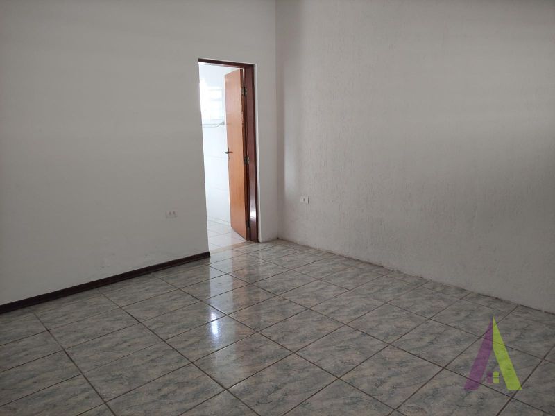 Casa Térrea em Bairro Tradicional de Mairinque!