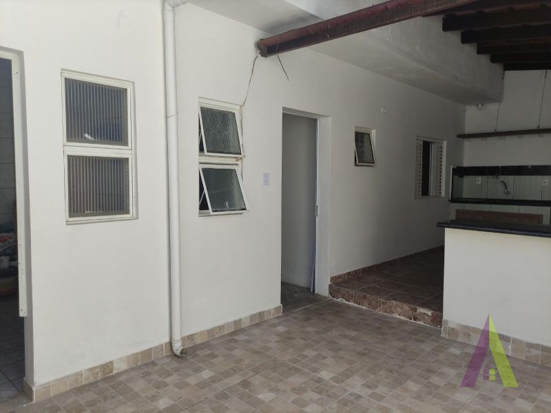 Casa Térrea em Bairro Tradicional de Mairinque!