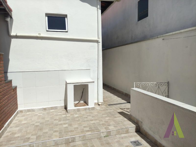 Casa Térrea em Bairro Tradicional de Mairinque!