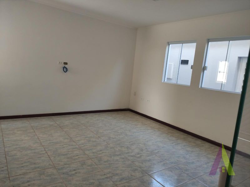 Casa Térrea em Bairro Tradicional de Mairinque!