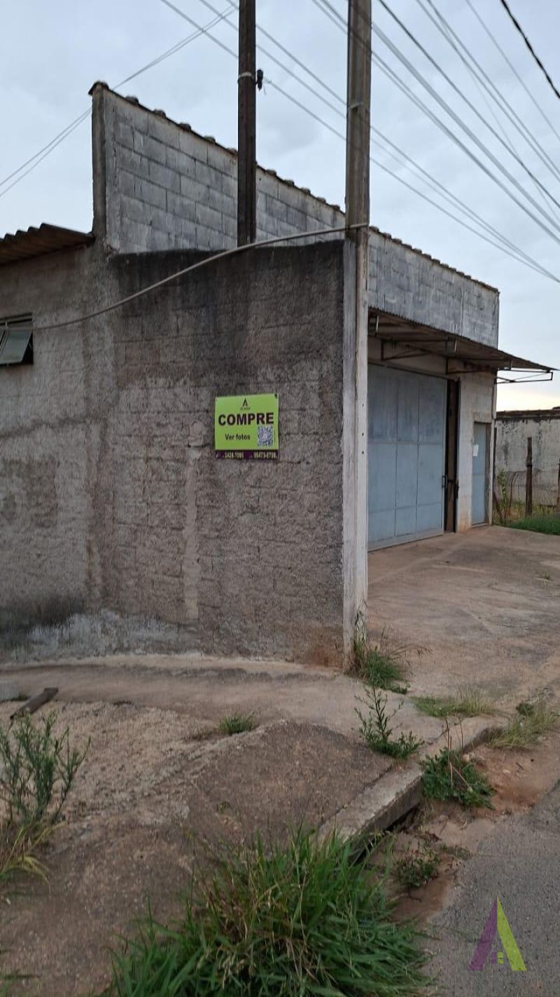 Salão Comercial com Casa em Mairinque!