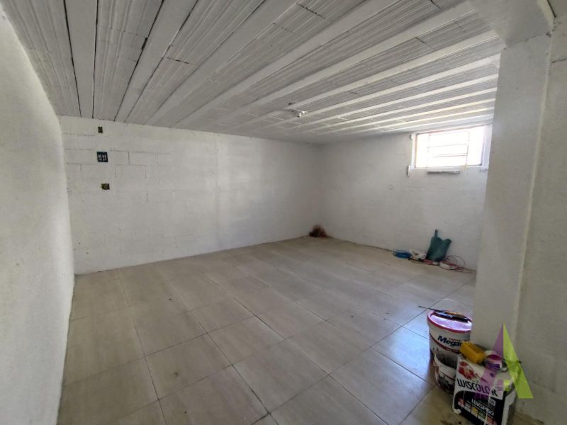 Salão Comercial com Casa em Mairinque!