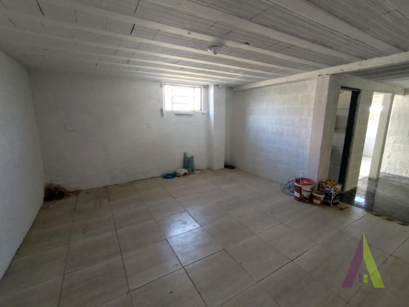 Salão Comercial com Casa em Mairinque!