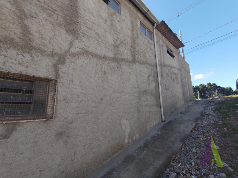 Salão Comercial com Casa em Mairinque!