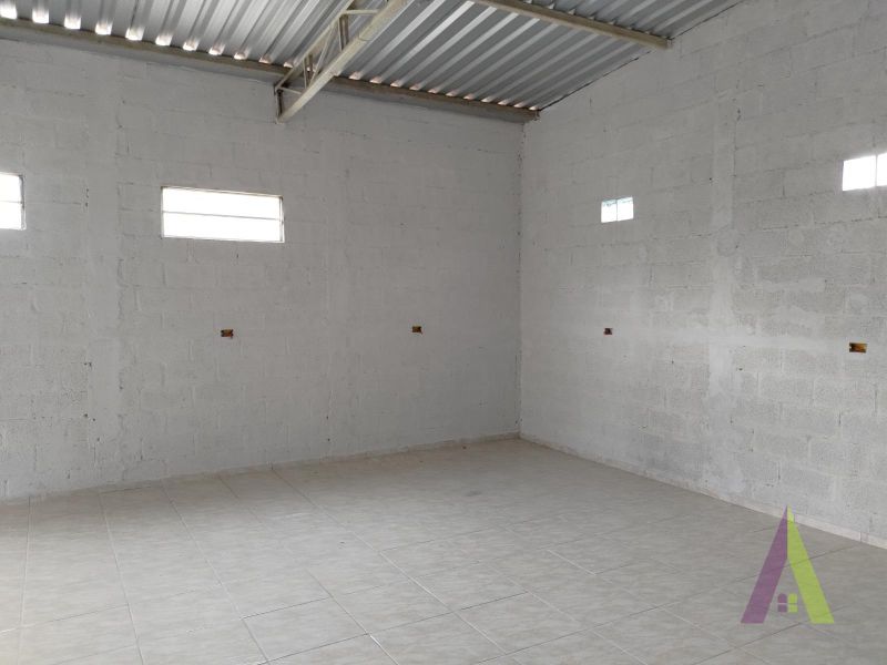 Salão Comercial com Casa em Mairinque!