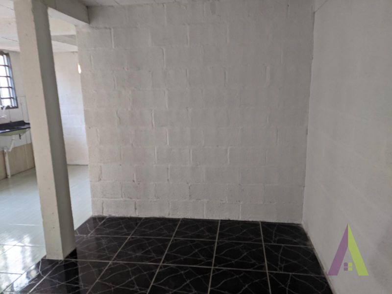 Salão Comercial com Casa em Mairinque!