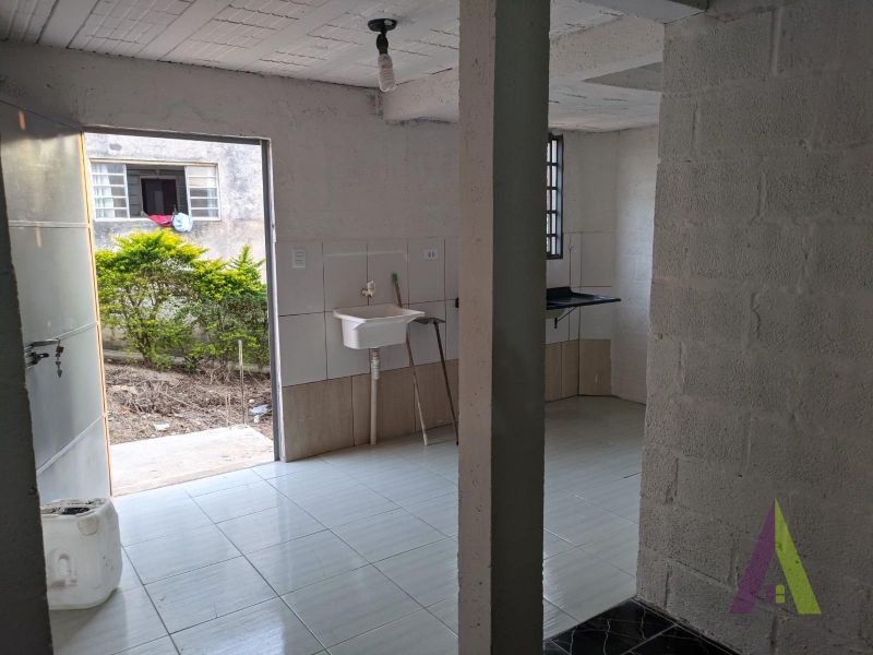 Salão Comercial com Casa em Mairinque!