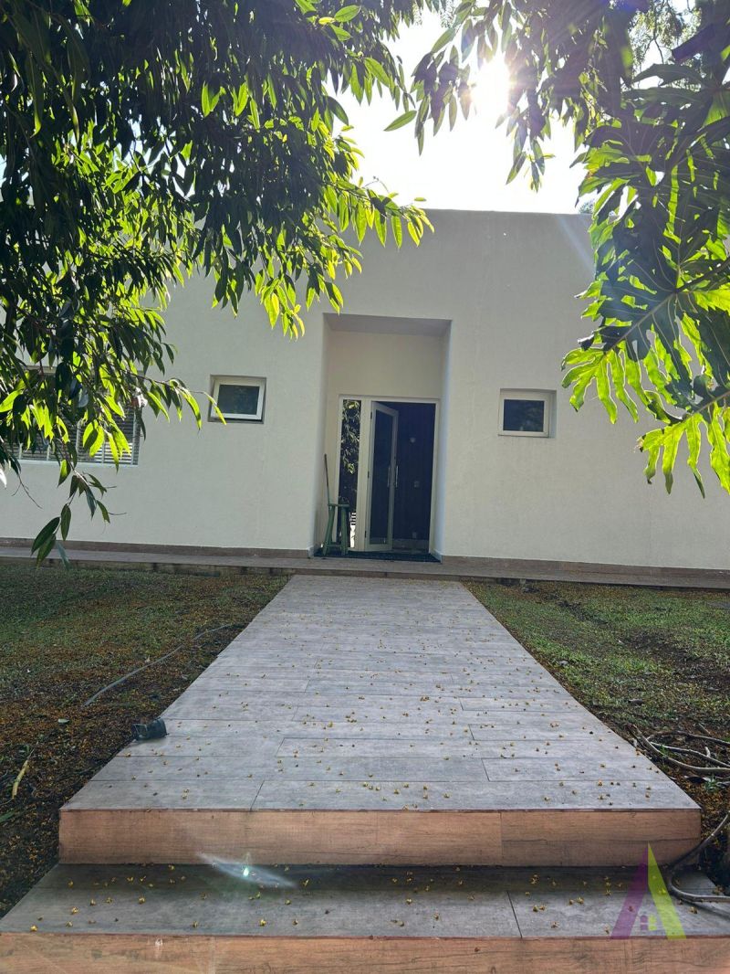 Casa Térrea em Condomínio Fechado! 