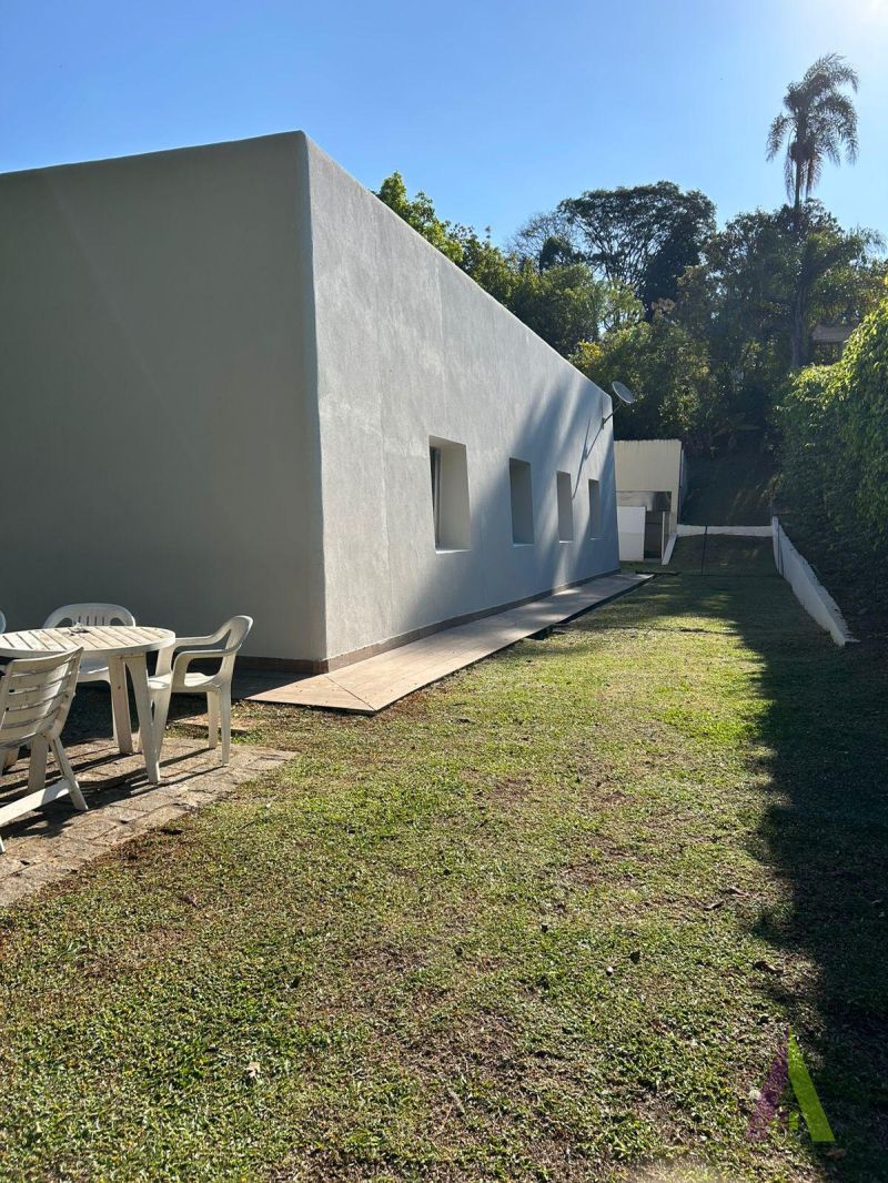 Casa Térrea em Condomínio Fechado! 