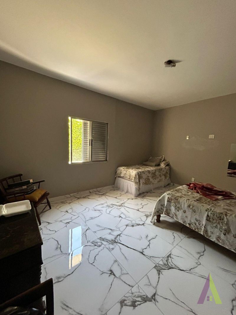 Casa Térrea em Condomínio Fechado! 