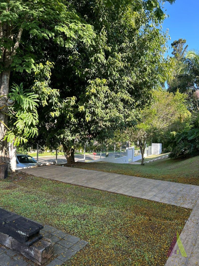 Casa Térrea em Condomínio Fechado! 