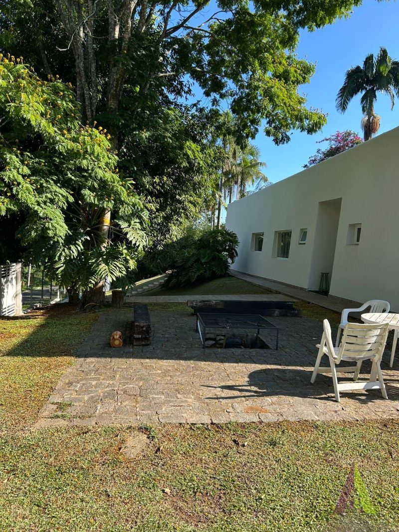 Casa Térrea em Condomínio Fechado! 
