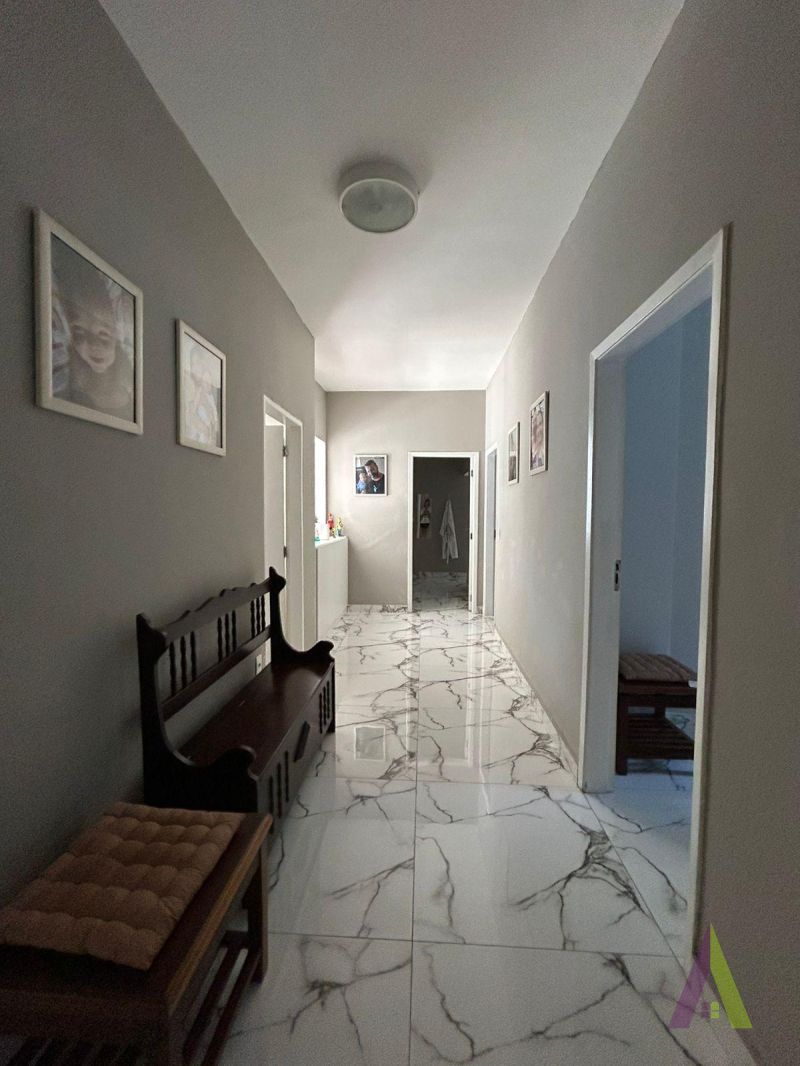 Casa Térrea em Condomínio Fechado! 