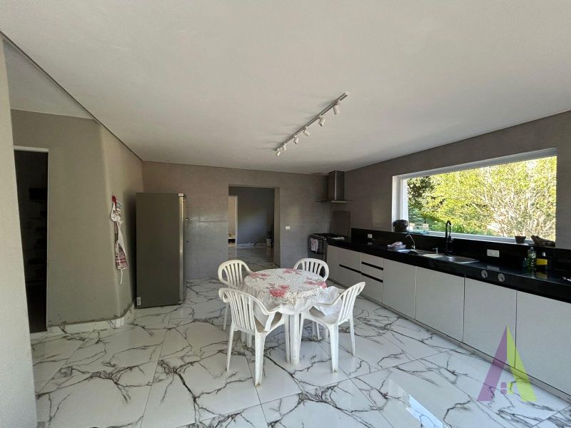 Casa Térrea em Condomínio Fechado! 