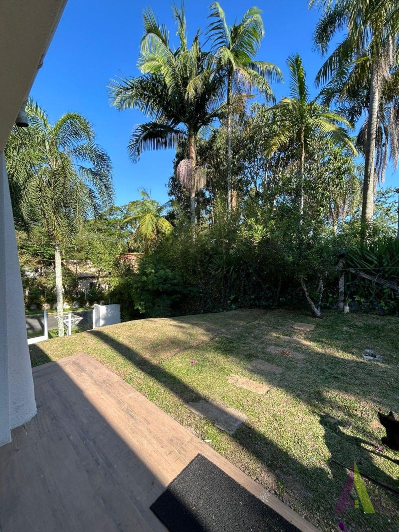 Casa Térrea em Condomínio Fechado! 