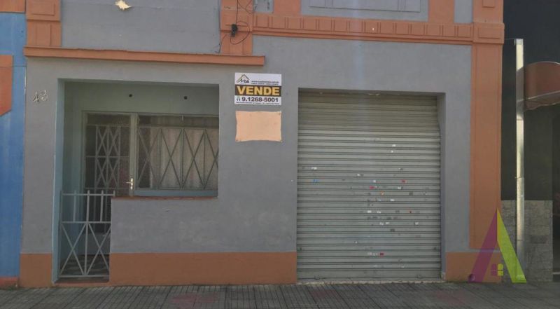 Casa Térrea no Centro de São Roque!