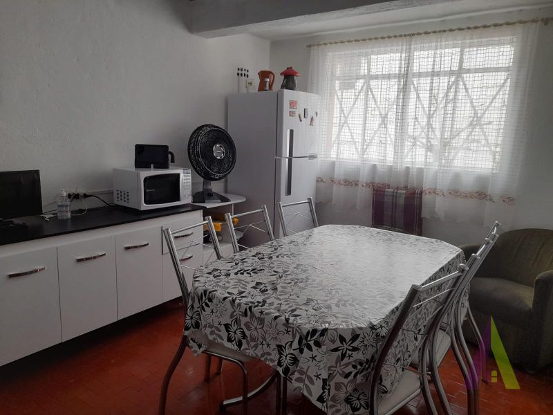 Casa Térrea no Centro de São Roque!