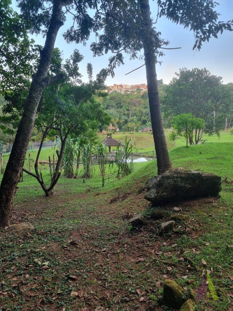 Chácara com 58.000 m² em São Roque!