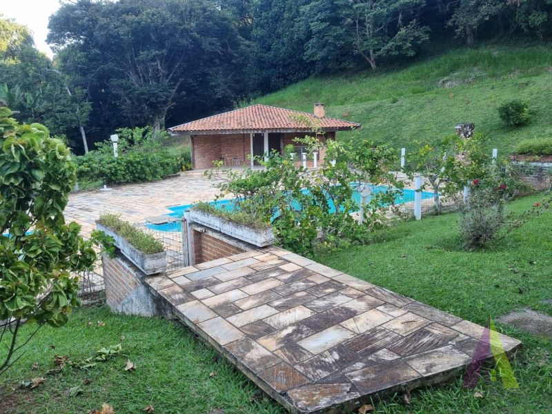 Chácara com 58.000 m² em São Roque!