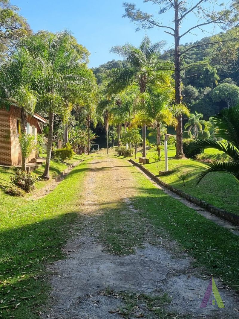 Chácara com 58.000 m² em São Roque!