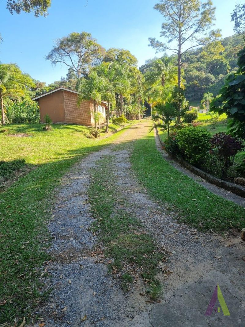 Chácara com 58.000 m² em São Roque!