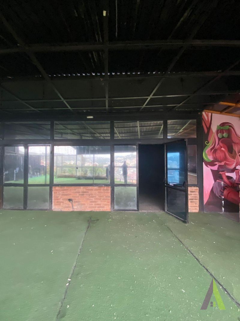 Ponto Comercial no Centro de São Roque! 