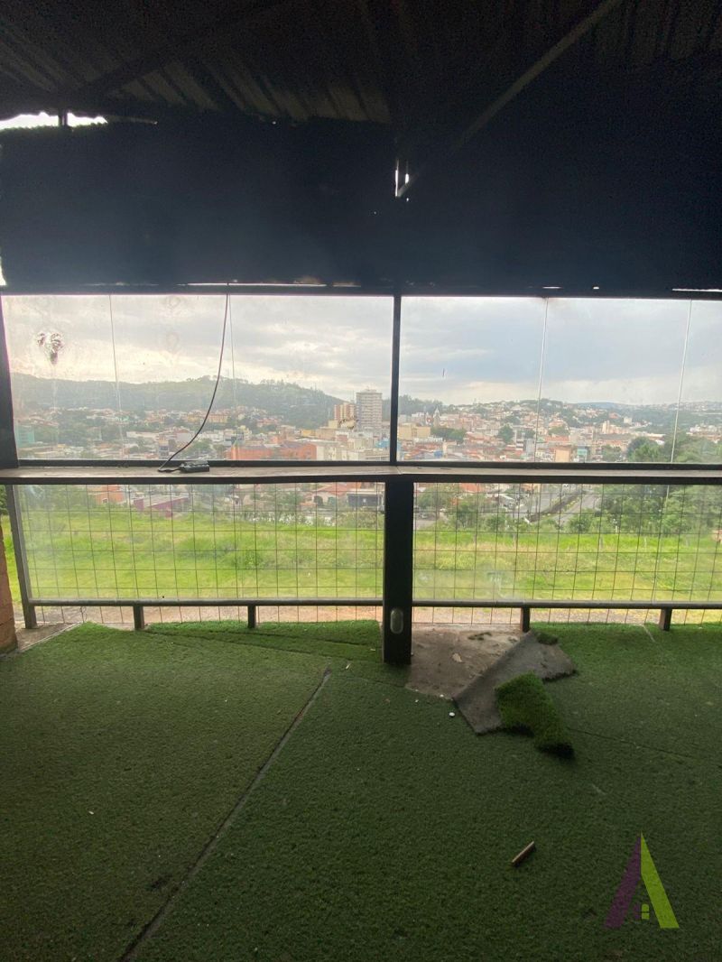 Ponto Comercial no Centro de São Roque! 