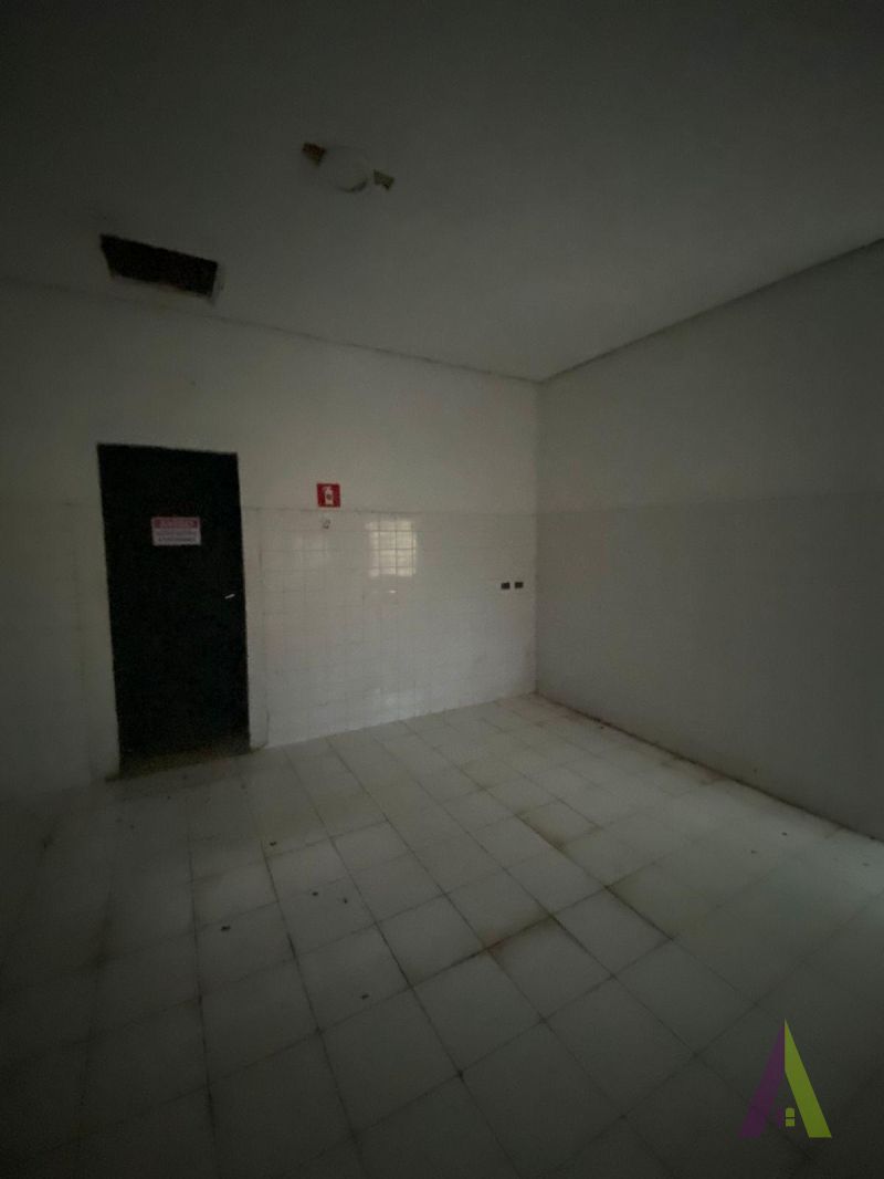 Ponto Comercial no Centro de São Roque! 