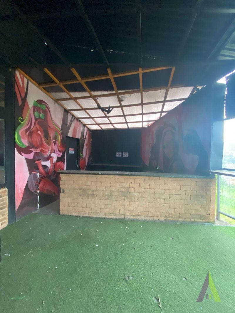 Ponto Comercial no Centro de São Roque! 