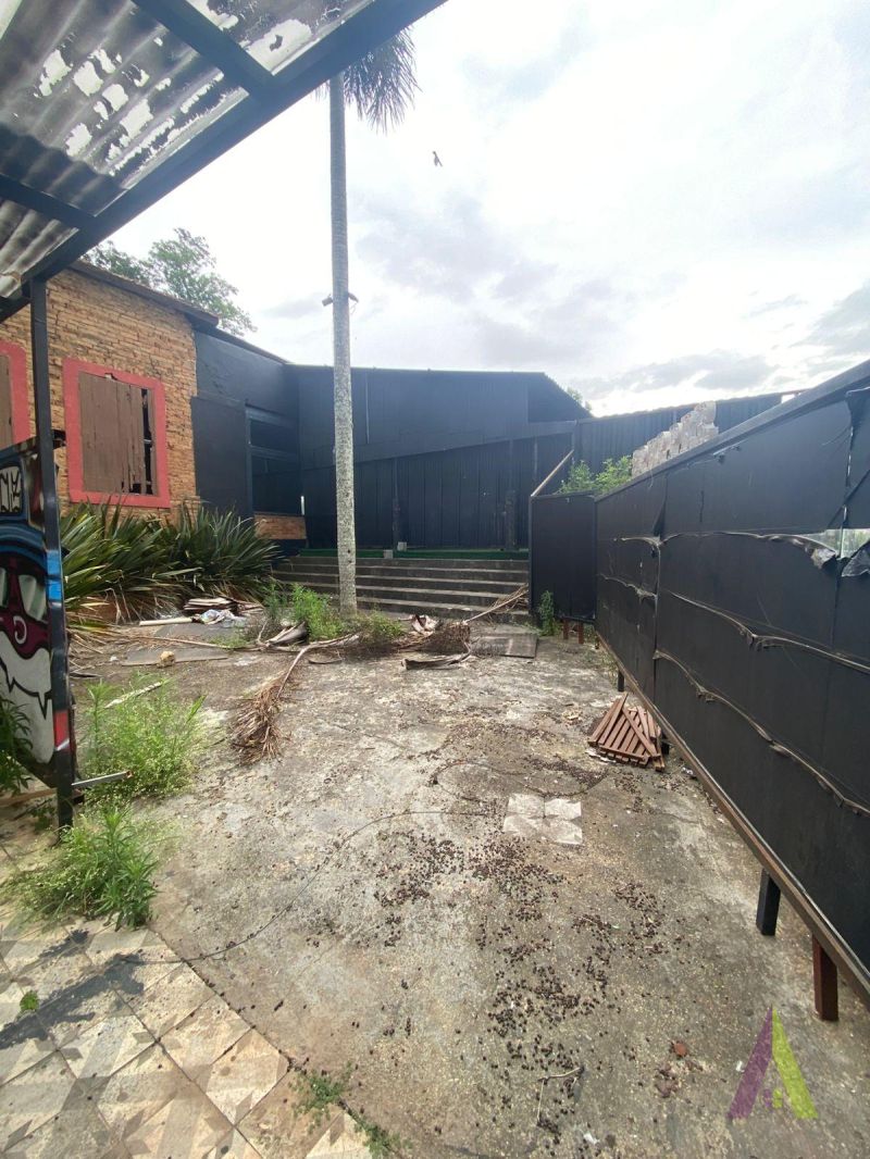 Ponto Comercial no Centro de São Roque! 