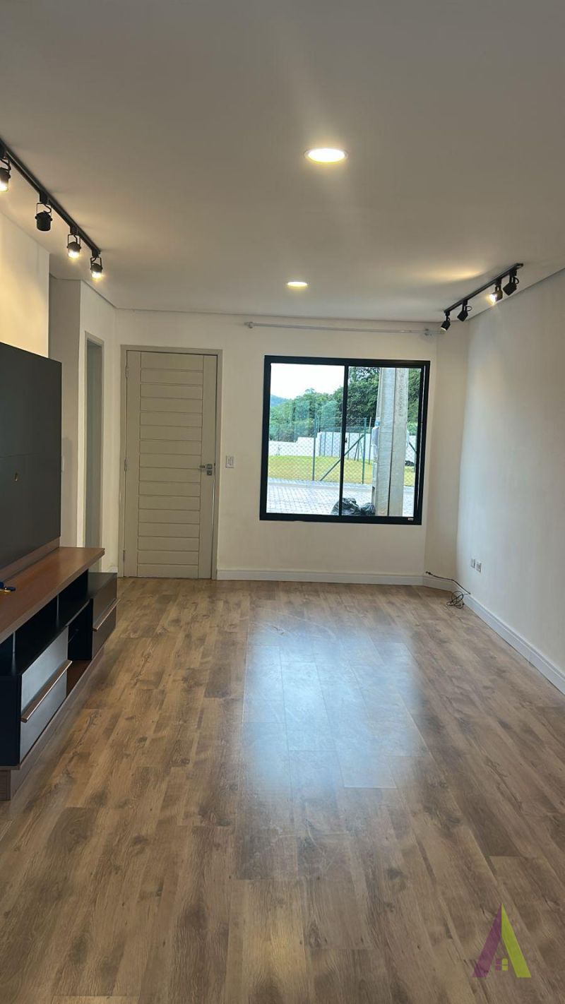 Casa em Condomínio Fechado de São Roque!