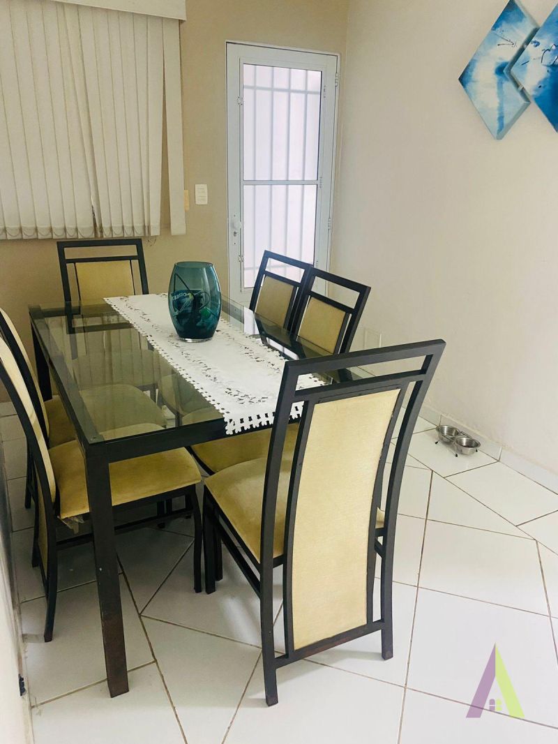 Casa Térrea para Locação Comercial em São Roque!