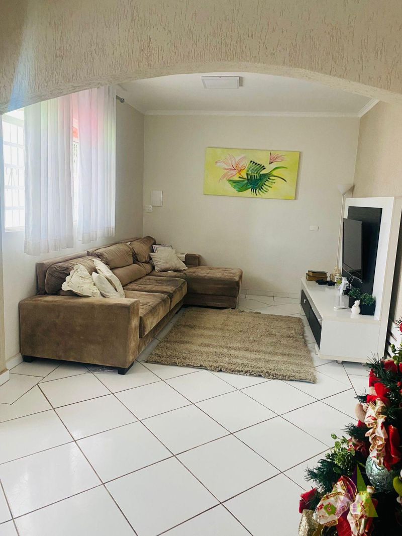 Casa Térrea para Locação Comercial em São Roque!