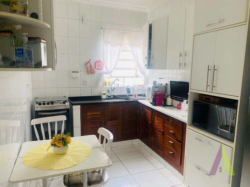 Casa Térrea para Locação Comercial em São Roque!