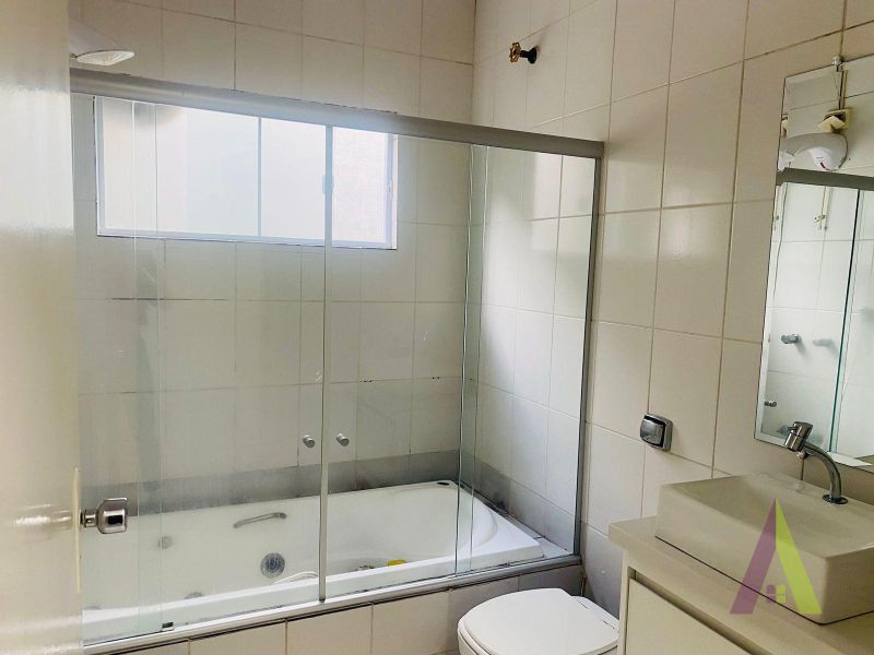 Casa Térrea para Locação Comercial em São Roque!