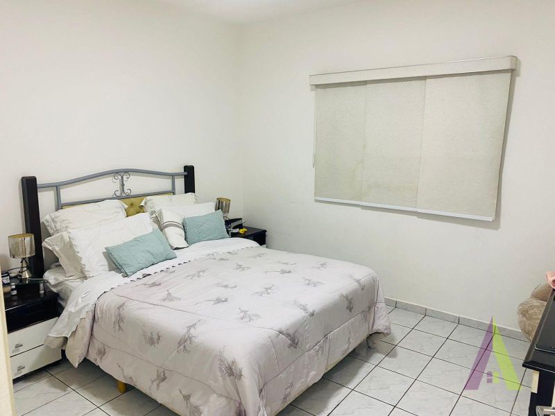 Casa Térrea para Locação Comercial em São Roque!