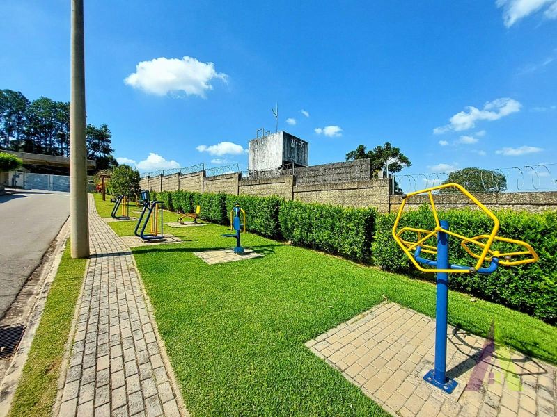 Casa em Condomínio Fechado em Mairinque! 